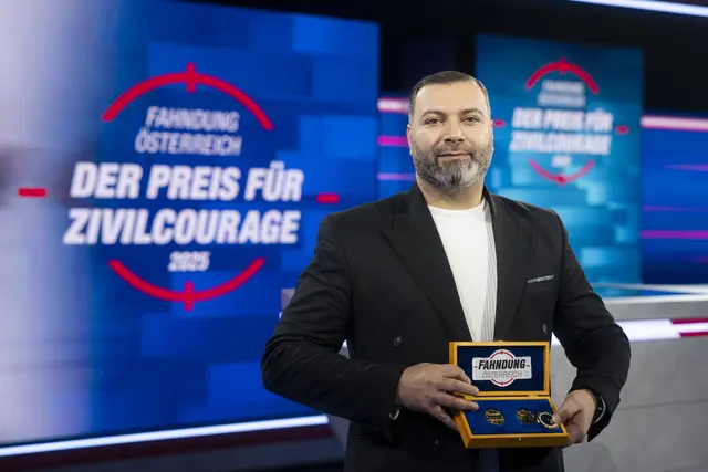 Der erste "Fahndung Österreich - Preis für Zivilcourage"-Gewinner Allaaeddin Alhalabi. | Foto: ServusTV / Johannes Jank