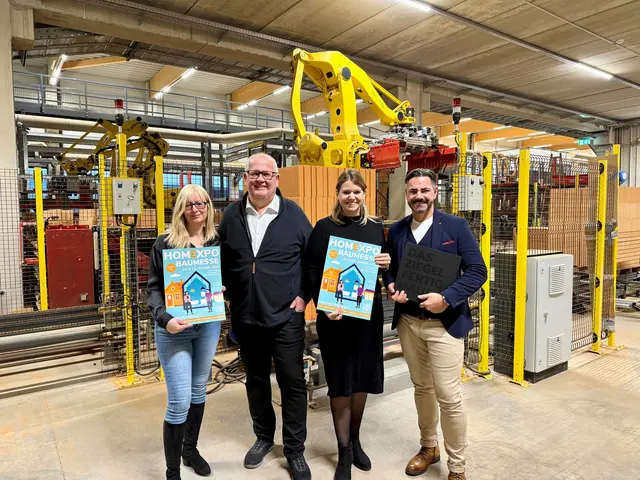 v.l.n.r Sandra Rogger, KOMMR Maximilian Etzenberger, Stefanie Etzenberger, Rudolf Wagner 
 | Foto: Etzi-Group