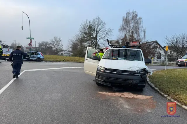 LKW mit Frontschaden nach der Kollision auf der L1139. | Foto: BFKDO Hollabrunn/FF Sonnberg