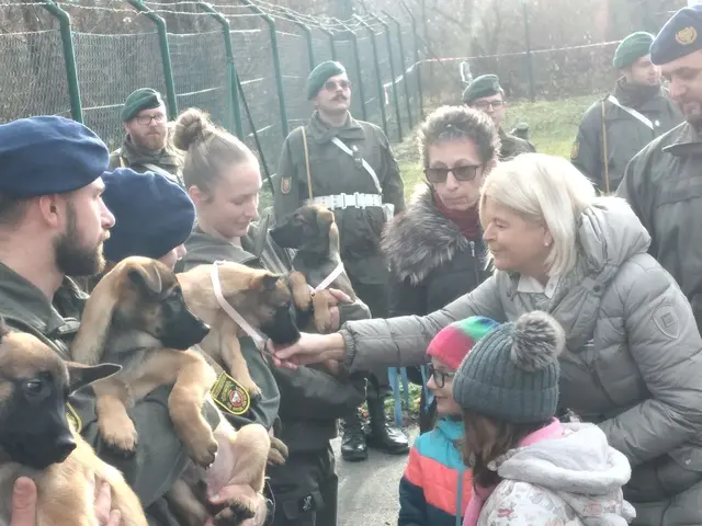 Im Kaisersteinbruch fand die feierliche Welpentaufe von elf zukünftigen Diensthunden statt. | Foto: Bundesheer/Stefan Friebe