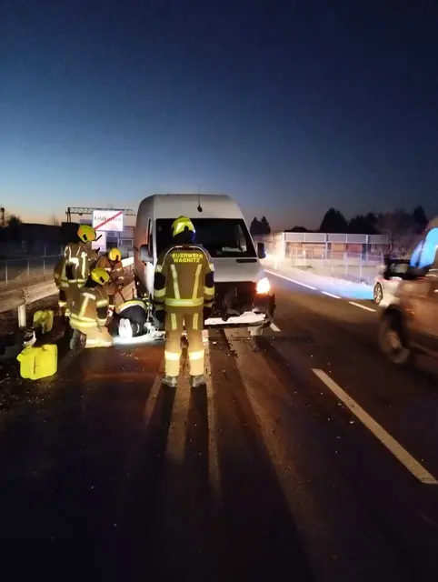 Die Feuerwehr Wagnitz war bei dem Unfall im Frühverkehr im Einsatz. | Foto: FF Wagnitz