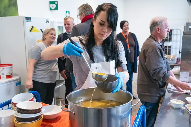 Die Essensausgabe wird dabei jedoch wieder auf drei Wärmestuben begrenzt, in denen pro Saison über 40.000 warme Mahlzeiten ausgegeben werden. | Foto: Valentina Marinelic/MeinBezirk