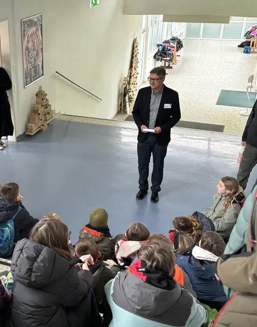 Der Direktor der Polytechnischen Schule (PTS) Eisenstadt Ronald Popovits begrüßte die Kinder am Kennenlerntag. 