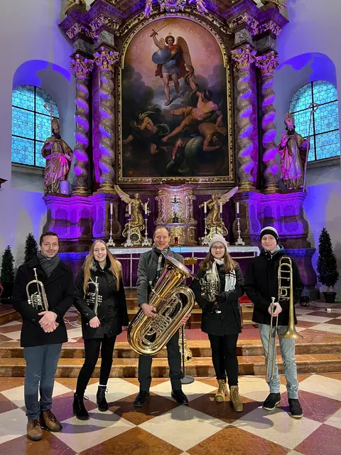Musiker des Musikverein Lohnsburg in der Reichersberger Stiftskirche. | Foto: MV Lohnsburg