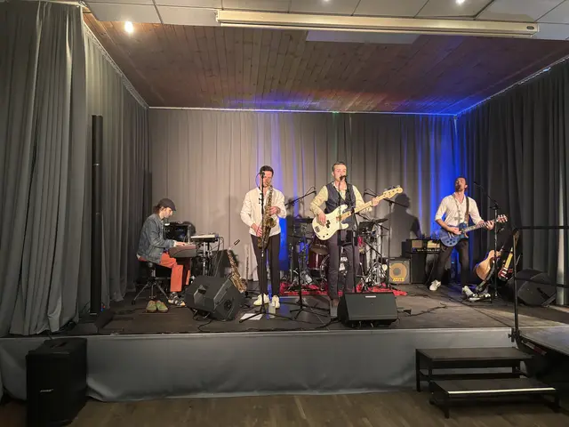 Die Band "5er Schmäh" begleitete den Abend musikalisch. | Foto: MeinBezirk/Raimund Buch