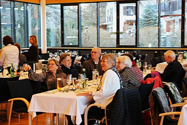 Weihnachtsfeier im Gemeindesaal Anif mit 97 Teilnehmer*Innen