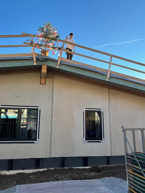 Keine Gleichenfeier ohne Gleichenbäumchen. | Foto: Christoph Rella/Gemeinde Payerbach