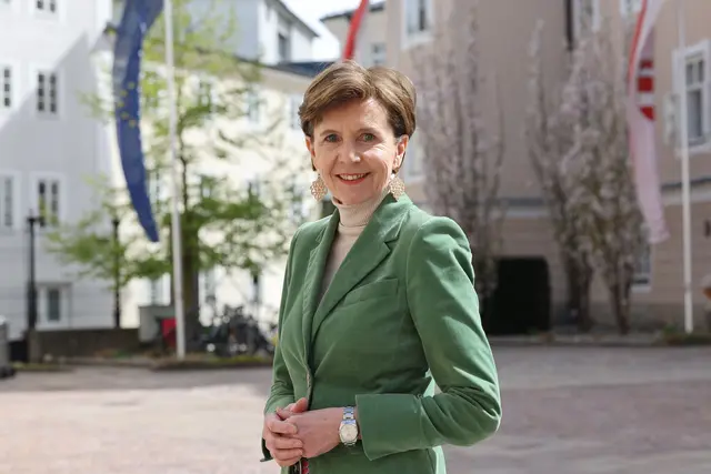 Brigitta Pallauf darf sich über eine hohe Auszeichnung der Erzdiözese Salzburg freuen.  | Foto: Land Salzburg / Franz Neumayr 