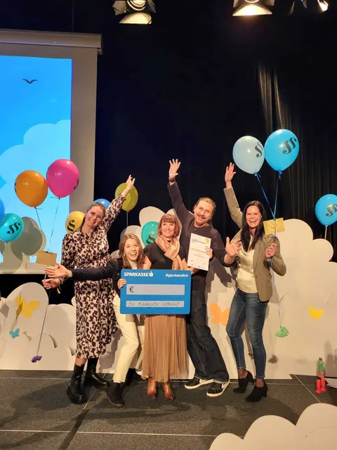 Die Kinder und Pädagoginnen des Kindergartens Schleedorf hatten heuer großen Grund zur Freude. | Foto: Karoline Entfellner