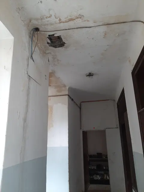 Jänner: In einem Horrorhaus gibt es zahlreiche Feuchtigskeitsschäden. | Foto: MieterHilfe der Stadt Wien