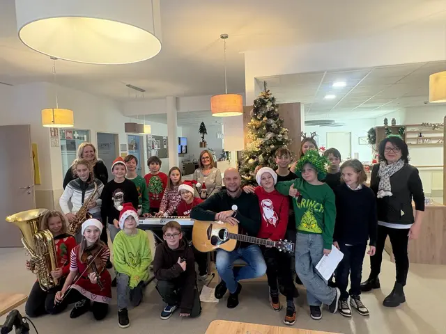 1a Klasse der Mittelschule Lebring vermittelte im "Haus der Senioren" in Kaindorf besondere Weihnachtsstimmung. | Foto: MS Lebring