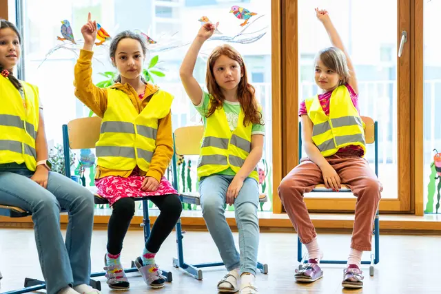 Mit lustigen und informativen Spielen, Übungen sowie Bastel- und Malanleitungen zum Thema Verkehrssicherheit lernten die Kinder, wie sie ohne Angst und vor allem sicher am Straßenverkehr teilnehmen können.  | Foto: KFV/Michael Sabotha