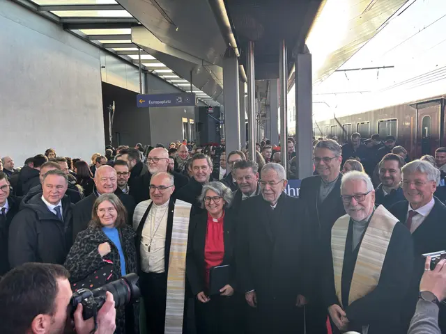 Gottes Segen durch Bischof Wilhelm Krautwaschl, Superintendentin Andrea Mattioli, BU Van Der Bellen, Superintendent Wolfgang Rehner und Bischof Josef Marketz Kärnten.  | Foto: Stephan Fugger/MeinBezirk.at