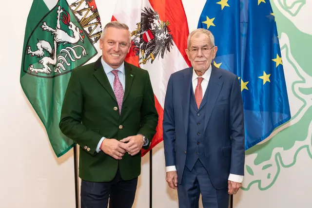 Landeshauptmann Mario Kunasek empfing Bundespräsident Alexander Van der Bellen im Vorfeld der Koralmbahn-Eröffnung in der Grazer Burg.  | Foto: Land Steiermark/Binder