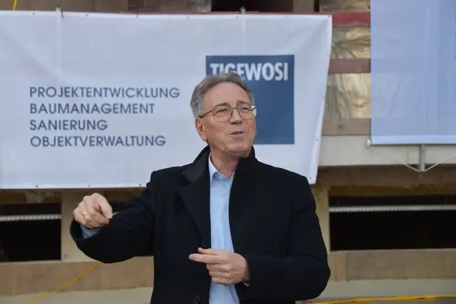 Bürgermeister Martin Krumschnabel fand lobende Worte für das Projekt.  | Foto: Barbara Fluckinger