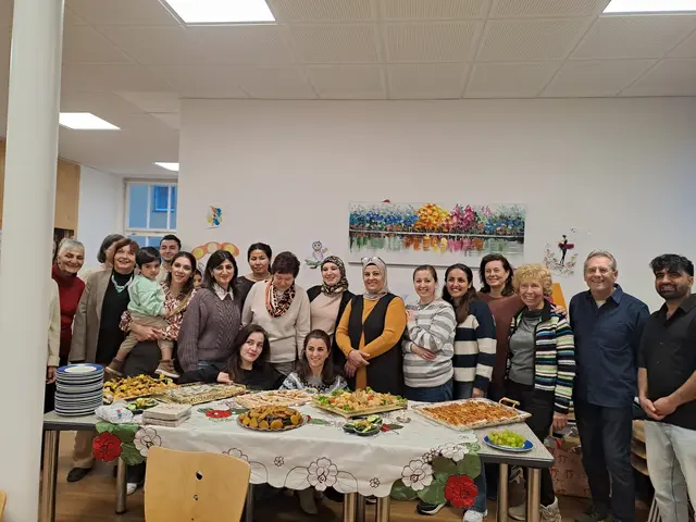 Das letzte Begegnungscafe des Jahres war zugleich die Weihnachtsfeier der Plattform Integrationshilfe Leoben.  | Foto: Herbert Bösch