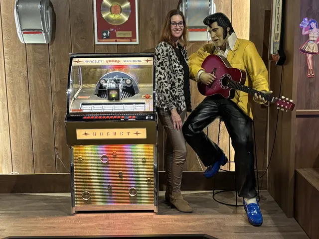 Elvis lebt – in der nostalgischen Wachsfigurenszene. | Foto: Alexandra Goll