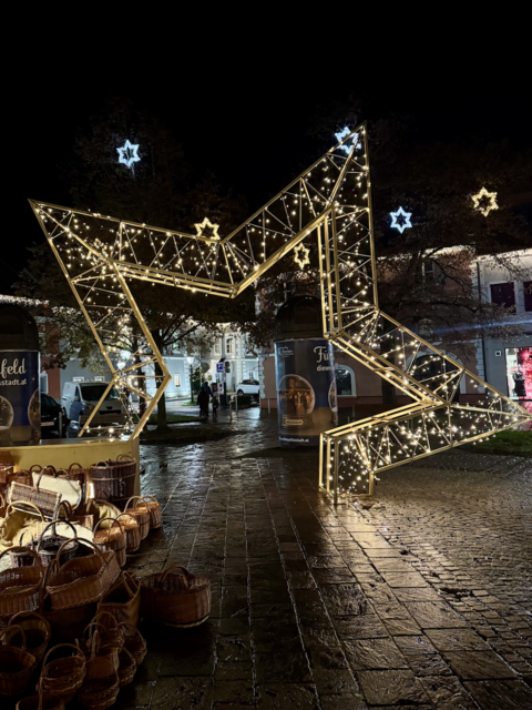 Die klassische Landmarke zum Fürstenfelder Weihnachtsmarkt. | Foto: Lena Ferstl
