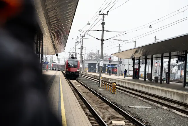 Pünktlich erreicht der Premierenzug den Klagenfurter Hauptbahnhof. | Foto: ÖBB