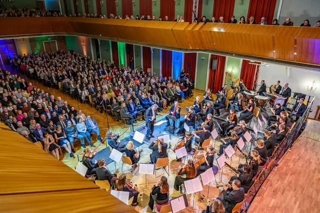 Beim Neujahrskonzert ist jedes Jahr die Stadthalle bis auf den letzten Platz gefüllt. 