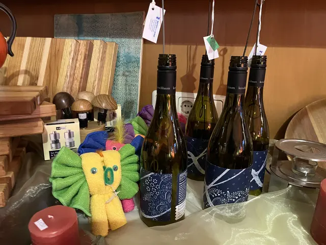 Kerzen und Windlichter der Förderwerkstätte | Foto: Gesa Buzanich