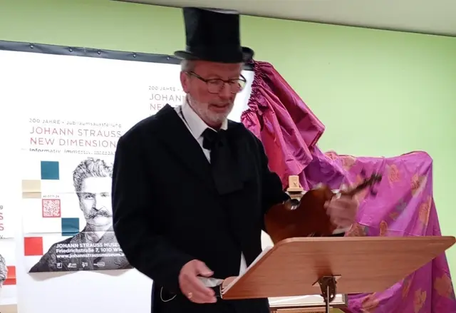 Herbert Schwarzer als Walzerkönig | Foto: Museum Pregarten