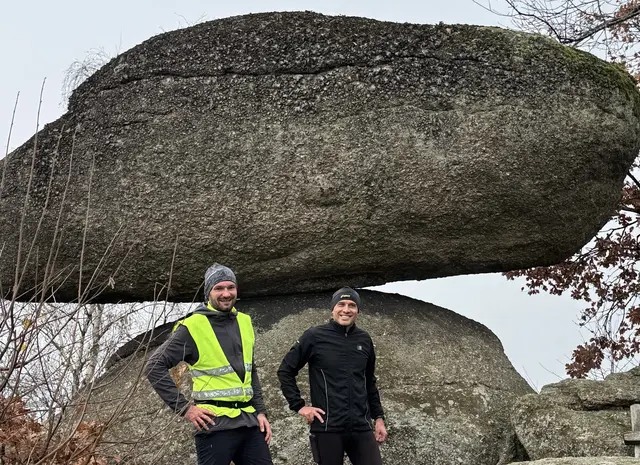 Andreas Reiter und Robert Thauerböck freuen sich auf viele Teilnehmerinnen und Teilnehmer bei der Premiere des Schwammerling-Trail. Das Naturdenkmal Schwammerling ist Namensgeber. | Foto: Schwammerling Trail