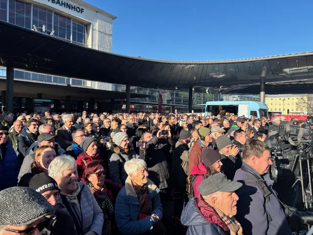 Tausende Schaulustige am Grazer Hauptbahnhof | Foto: Stephan Fugger/MeinBezirk.at