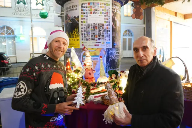 Richard Ruhland und Stadtrat Thomas Remai ließen sich den Adventbummel nicht entgehen.