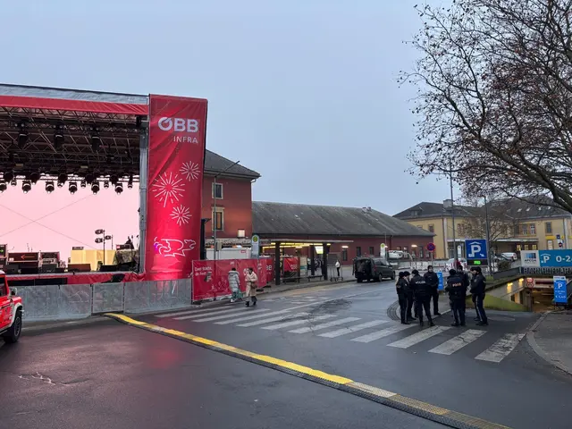 Polizei sorgt für Sicherheit vor Ort. | Foto: MeinBezirk.at