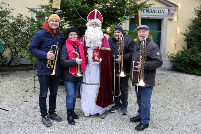 Sogar Gäste aus der bayrischen Partnerstadt Tittling reisten zum Eferdinger Schlossadvent an.  | Foto: Eventfoto