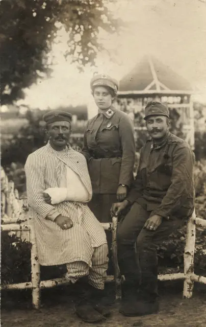 Ein selbstbewusster Teenager: Die 18-jährige Paula wusste sich als Sanitäterin unter hunderten Soldaten durchaus zu behaupten. | Foto: Familien Lehner-Herbe/ Fotorepro Eckhart Herbe