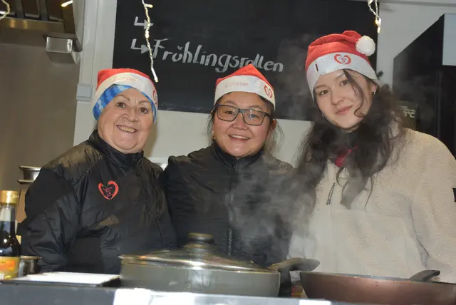 Kulinarische Köstlichkeiten und regionale Aussteller erfreuten die zahlreichen Besucher beim vierten Weihnachtszauber der Oberstein Alpacas in Unter St. Thomas 5, St. Thomas am Blasenstein. | Foto: Zinterhof
