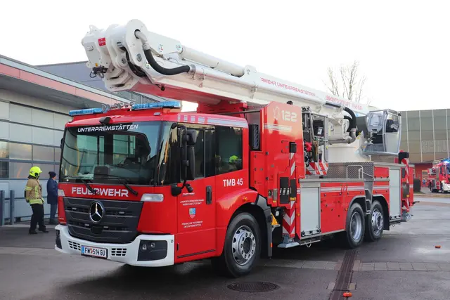Die FF Unterpremstätten wurde mit der neuen Teleskopmastbühne zur Stützpunktfeuerwehr für Industriebrandbekämpfung. | Foto: Edith Ertl