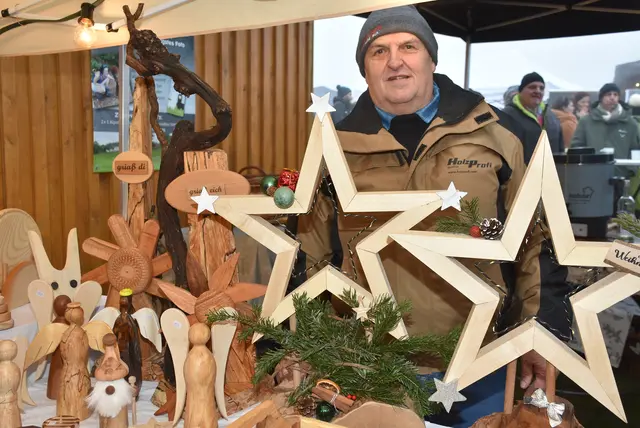 Kulinarische Köstlichkeiten und regionale Aussteller erfreuten die zahlreichen Besucher beim vierten Weihnachtszauber der Oberstein Alpacas in Unter St. Thomas 5, St. Thomas am Blasenstein. | Foto: Zinterhof