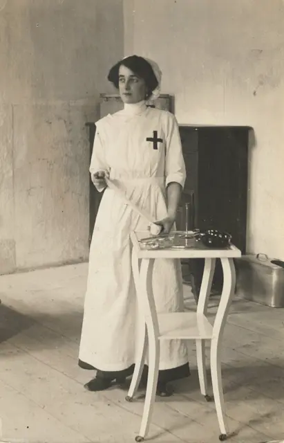 Humanitäre Heldin: Die erst 18-jährige Paula Lehner half als freiwillige Rotkreuzschwester im 1.Weltkrieg in Russland. | Foto: Familien Lehner-Herbe/ Fotorepro Eckhart Herbe