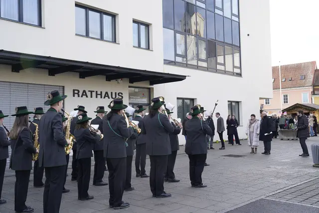 Die Musikkapelle Groß St. Florian spielte zum Empfang vor dem Rathaus auf. | Foto: MeinBezirk/Simon Michl