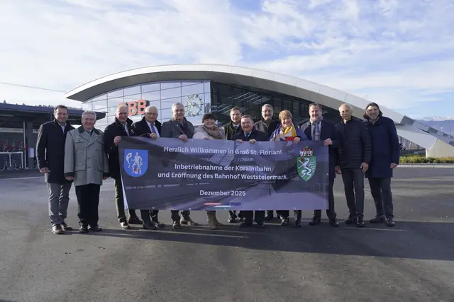 Die Bürgermeister des Bezirks Deutschlandsberg mit LH-Stv. Manuela Khom am Tag vor der Inbetriebnahme des Bahnhofs Weststeiermark | Foto: MeinBezirk/Simon Michl