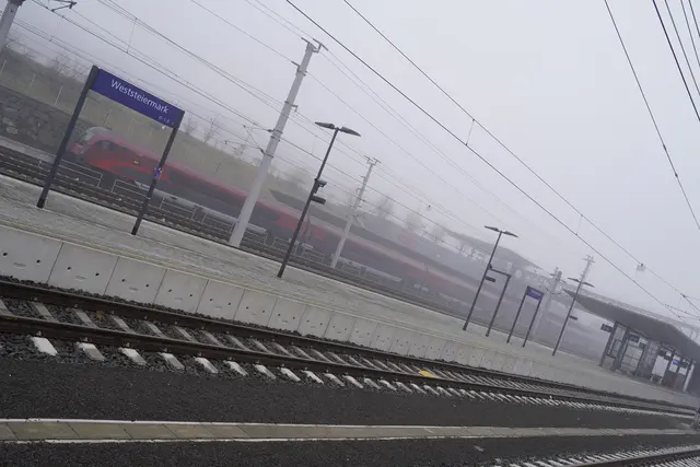 Ein Meilenstein: Seit Sonntag fahren Züge auf der Koralmbahn und halten beim Bahnhof Weststeiermark. | Foto: MeinBezirk/Simon Michl