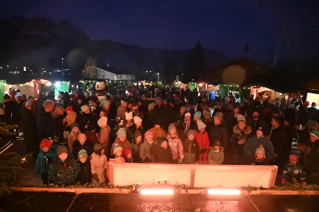 Der Platz vor der Bühne war kurz vor der Aufführung der Theaterjugend gut gefüllt. 