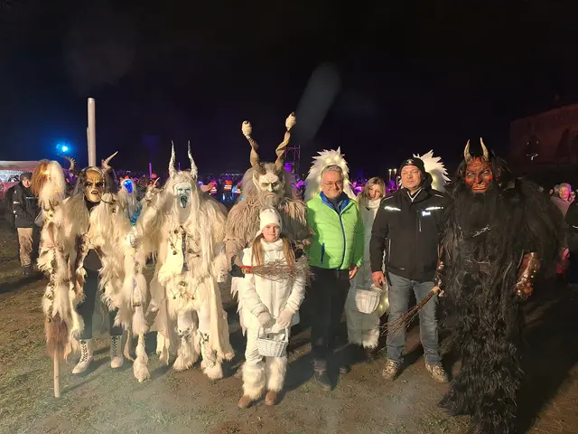 Jedenspeigen war Schauplatz für über 300 Perchten. | Foto: Graf