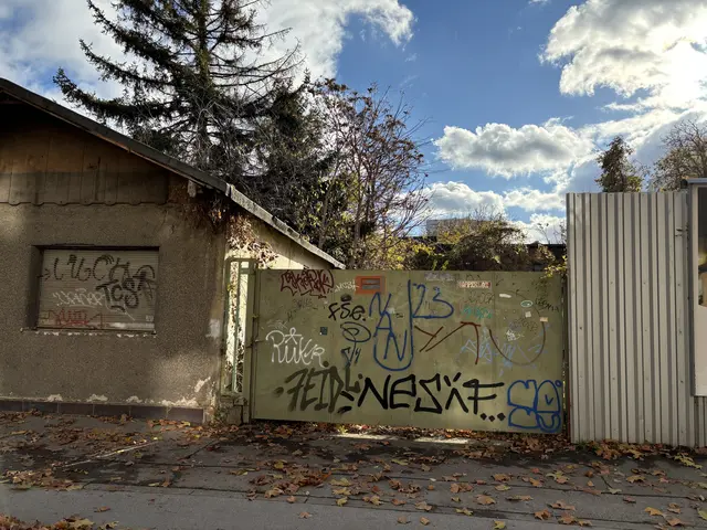 Juni: Hier in der Innstraße soll für rund 40 Millionen Euro ein neuer Grätzlmistplatz entstehen.  | Foto: Luca Arztmann/MeinBezirk