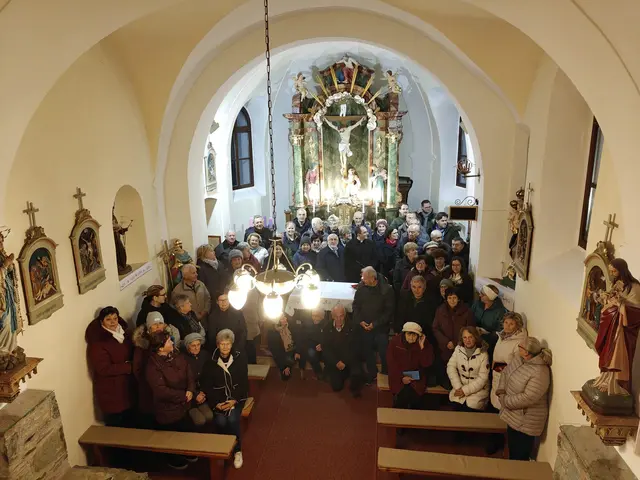 Gläubige aus Narda und Schandorf besuchten gemeinsam die Rorate. | Foto: Bernhard Herics