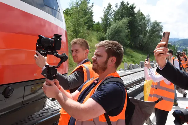 2023 durften wir von den Medien zum ersten Mal durch den Zug fahren. | Foto: MeinBezirk
