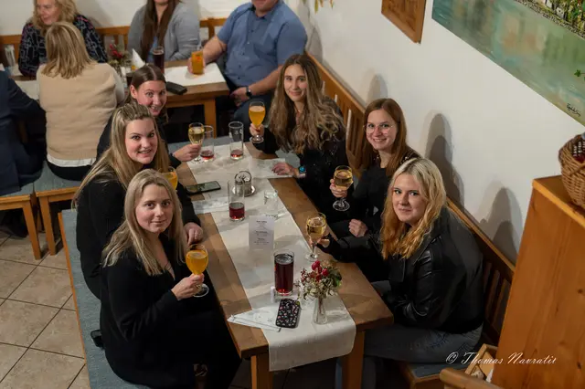 Der Abend wurde in entspannter und geselliger Atmosphäre genossen. | Foto: Thomas Navratil