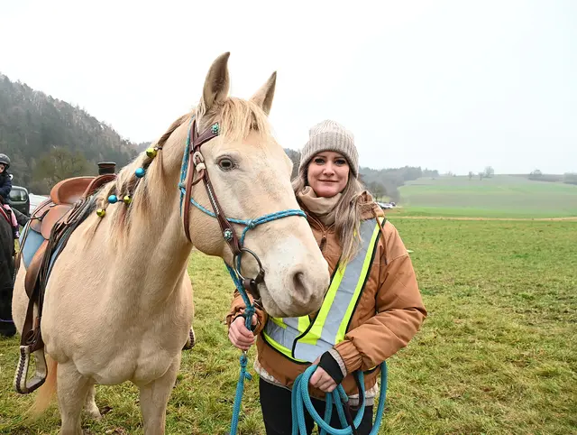 Petra Freinberger mit der hübsch aufgeputzten Stute | Foto: Gerlinde Siebenhandl