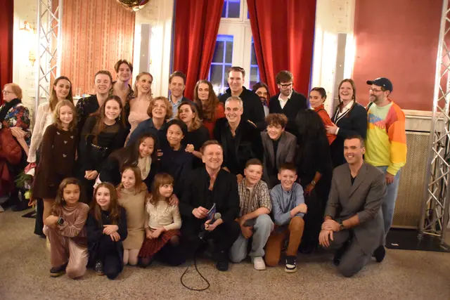 Das Matilda-Team der Bühne Baden feiert einen großen Erfolg. | Foto: Mirjam Preineder