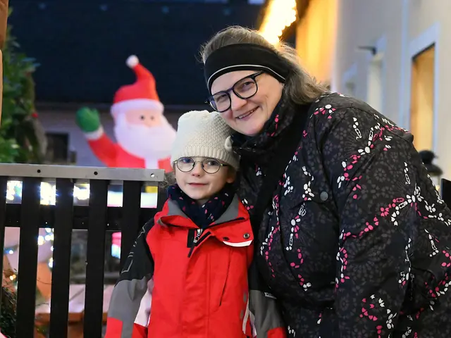 Gabi und Lisa Mayer genießen den Abend | Foto: Gerlinde Siebenhandl