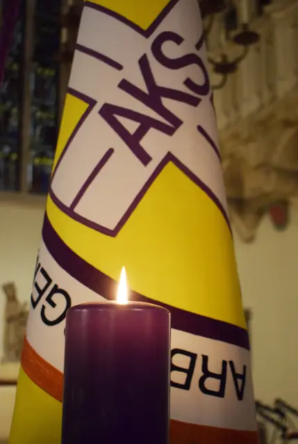 Die Fahne der Arbeitsgemeinschaft Katholischer Soldaten mit ihrem Standort in der St.Georgs Kathedrale an der Theresianischen Militärakademie