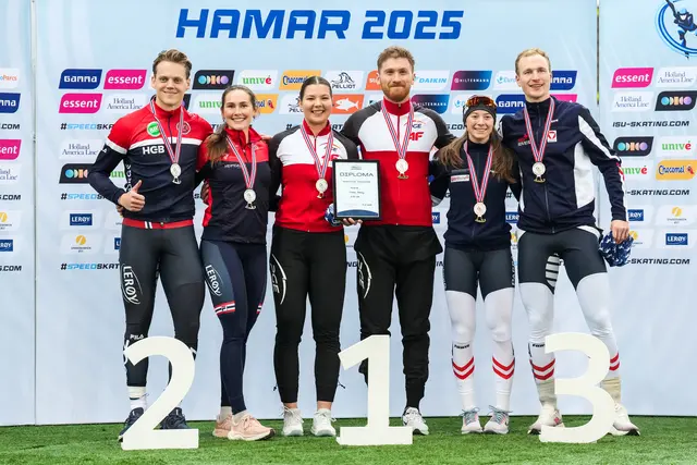 Erfolgserlebnis: Jannine Rosner und Gabriel Odor als Drittplatzierte auf dem Siegespodest. | Foto: Douwe Bijlsma/Orange Pictures/ÖESV